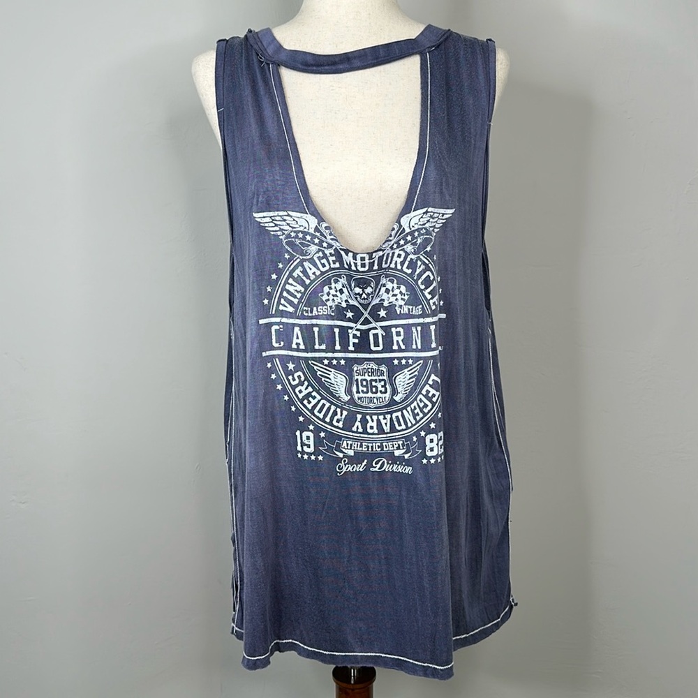 Emory Park Distressed Keyhole Motorcycle Tank